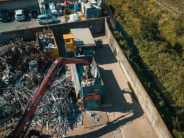 Centro-raccolta-e-selezione-rifiuti-metallici-milano