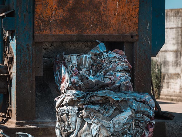 Riduzione-volumetrica-impianti-industriali-con-cesoiatura-milano