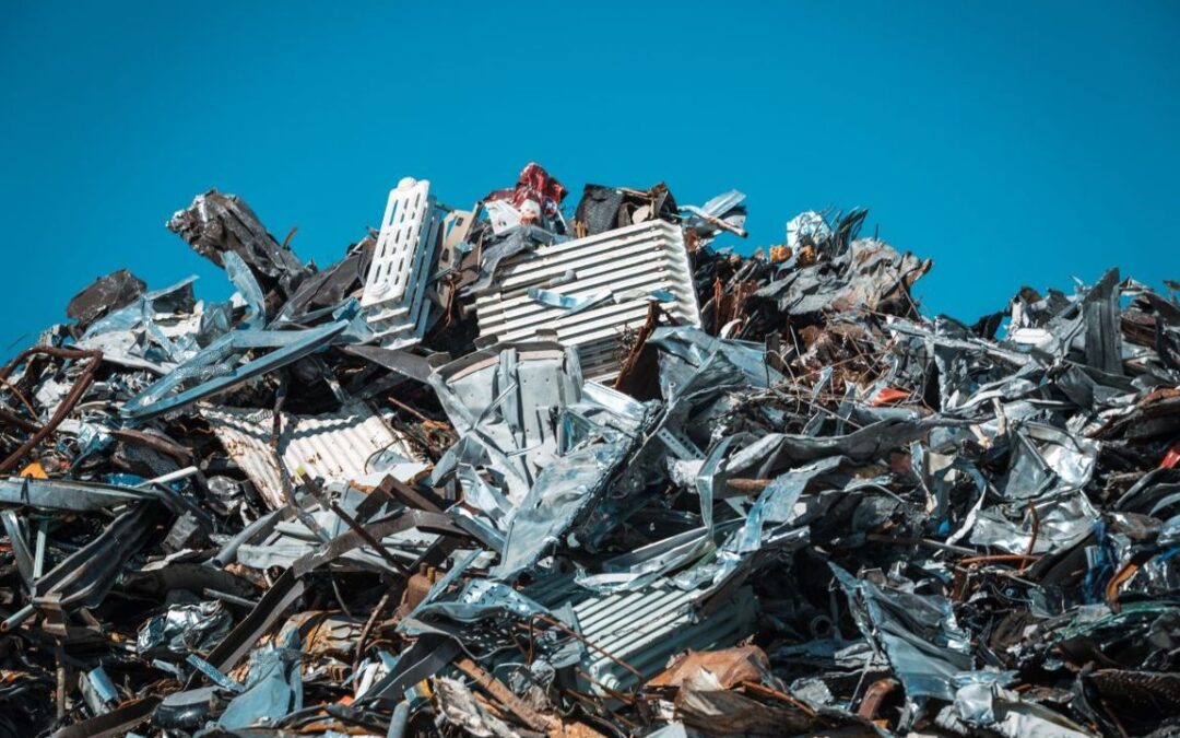 Scorretto smaltimento dei rottami metallici: quali sono le sanzioni?